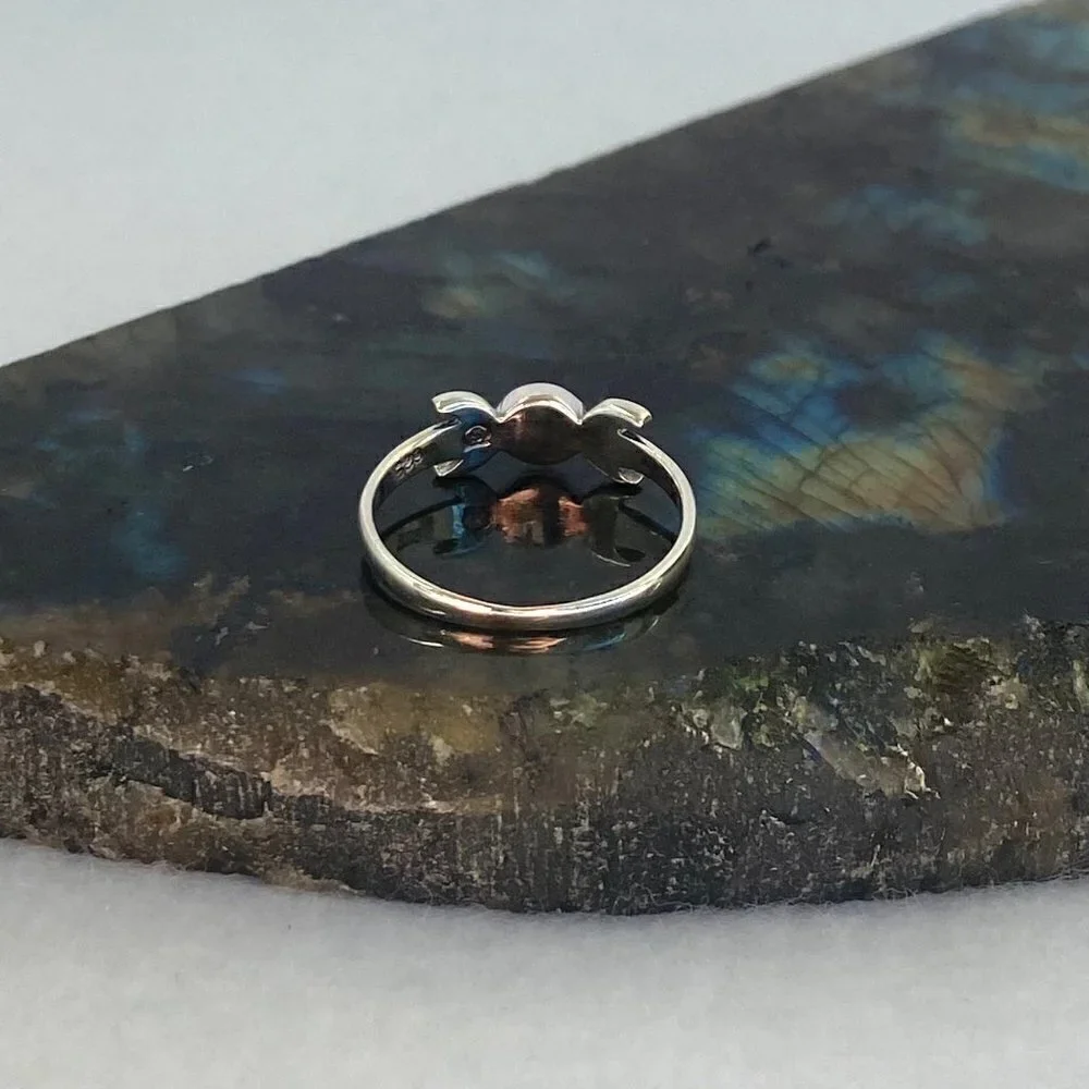 Sterling Silver 925 Dainty Minimalist Moonstone Crescent Moon Band Ring Sz 5.5